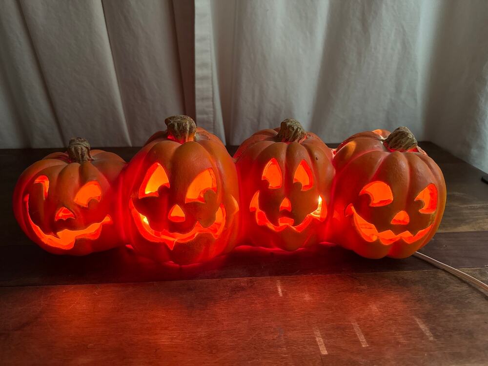 Halloween Pumpkins Jack-O-Lantern Foam Mold Light-Up By Trendmasters Inc. 1995